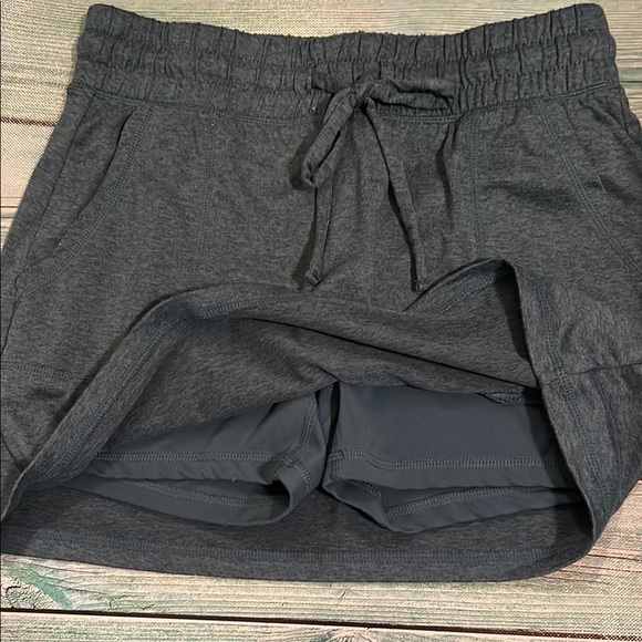 GAIAM Teal Women's Skort - Picture 2 of 4